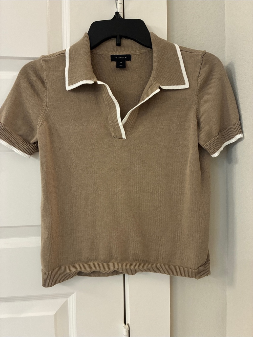Halogen Tipped Johnny Collar Short Sleeve Sweater in weathered teak